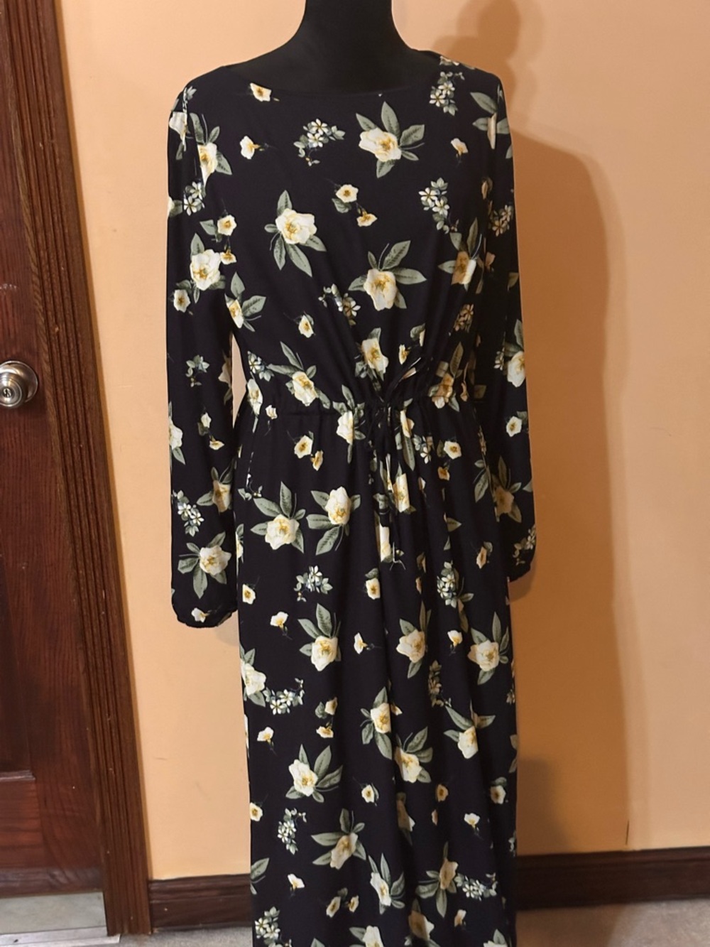 Black Floral Tie-Waist Maxi Dress with Long Sleeves